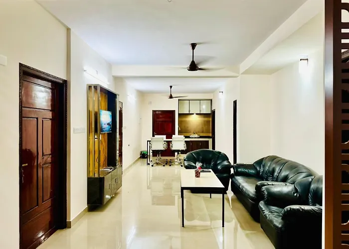 Serene Pond Retreat Kowdiar 4Bhk Apartment