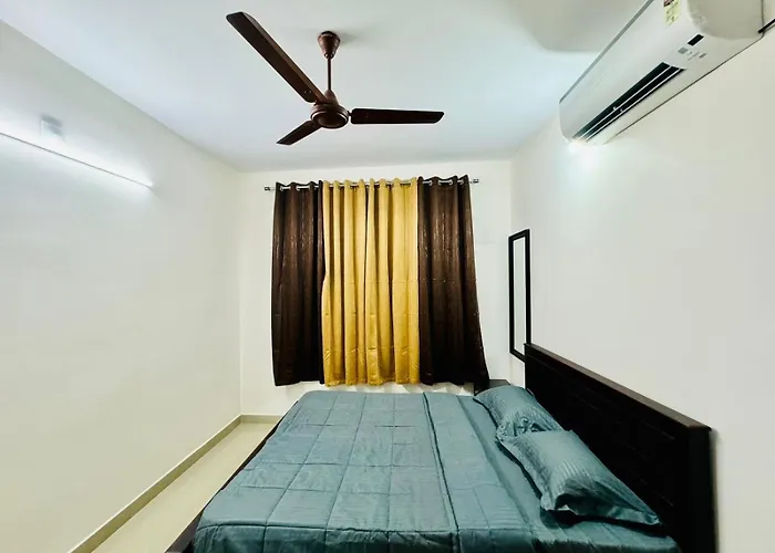 Serene Pond Retreat Kowdiar 4Bhk Apartment